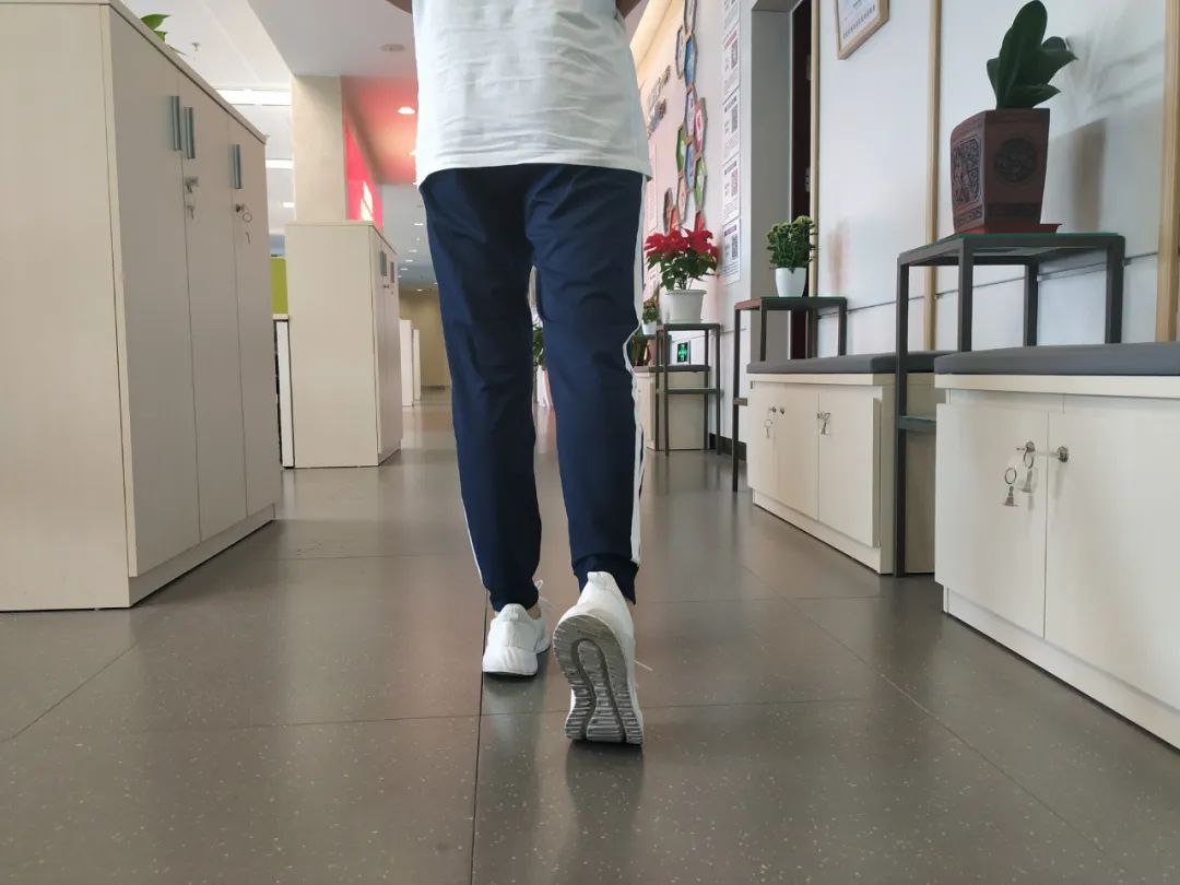 當(dāng)心！走路時出現(xiàn)9種情況，可能是疾病信號！
