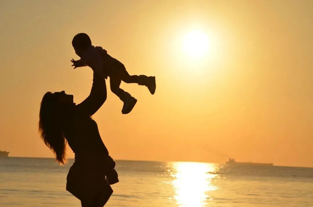 孩子見人不打招呼？千萬不要亂給孩子貼“害羞”、“膽小“的標簽！